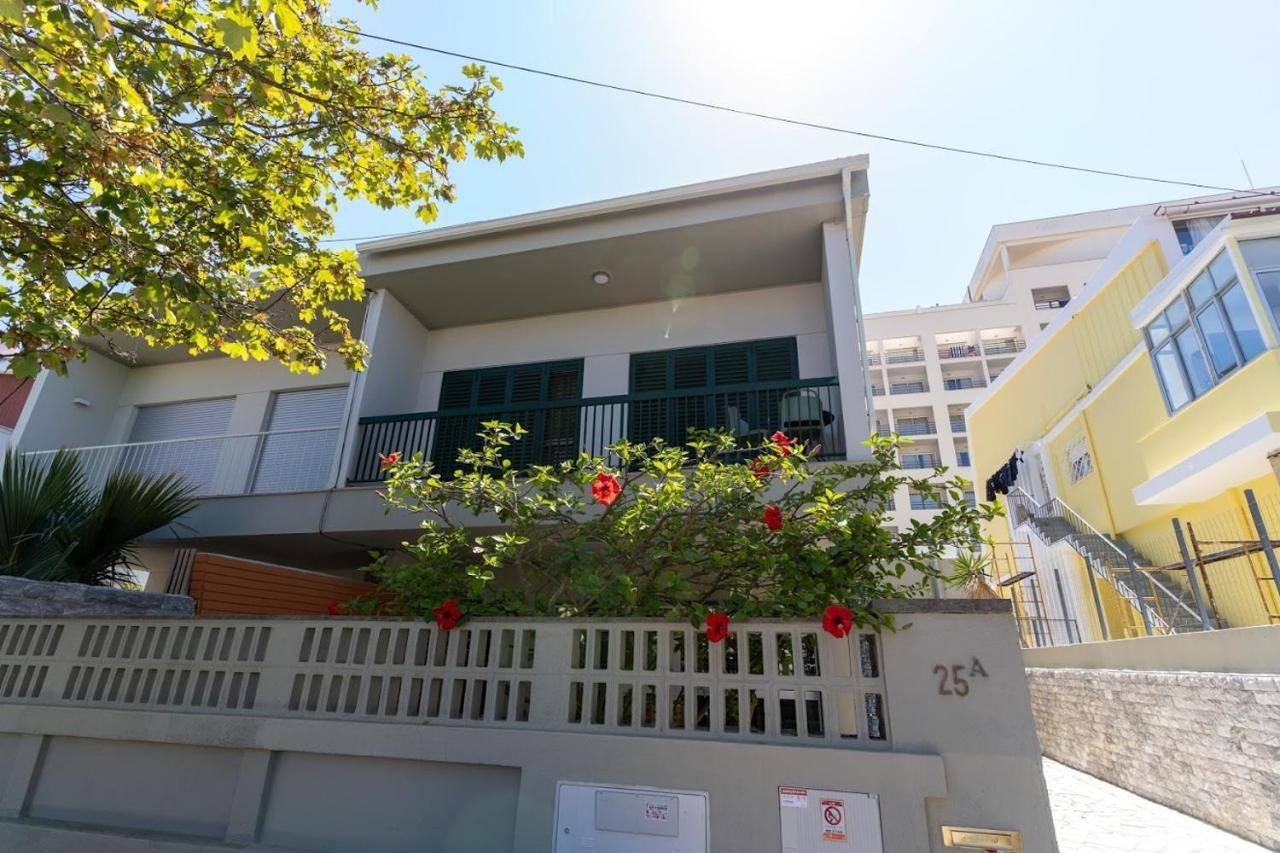 Holiday home Caparica House *
