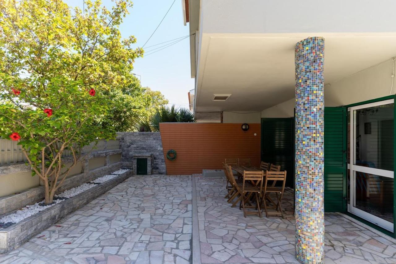 Caparica House *