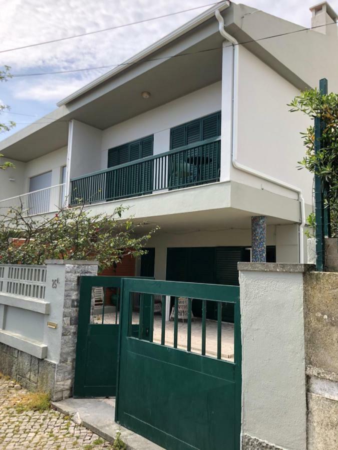 Holiday home Caparica House *